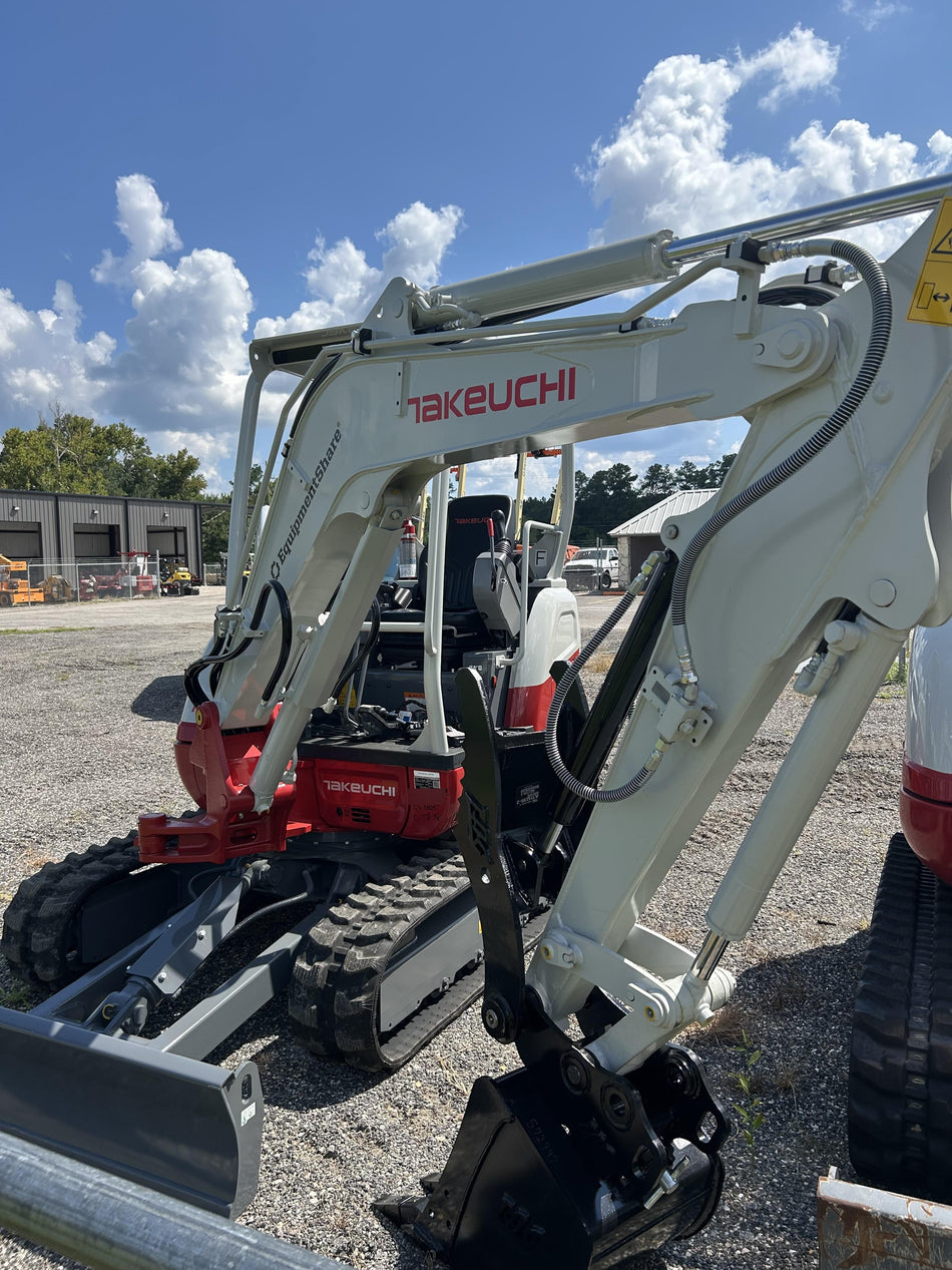 2025 TAKEUCHI TB235-2R