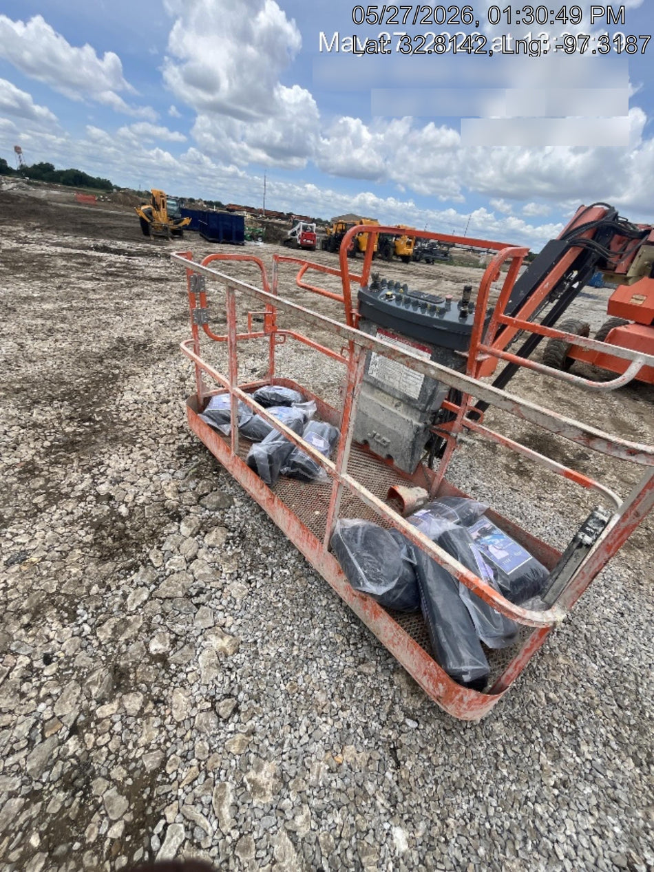 2016 JLG 660SJ