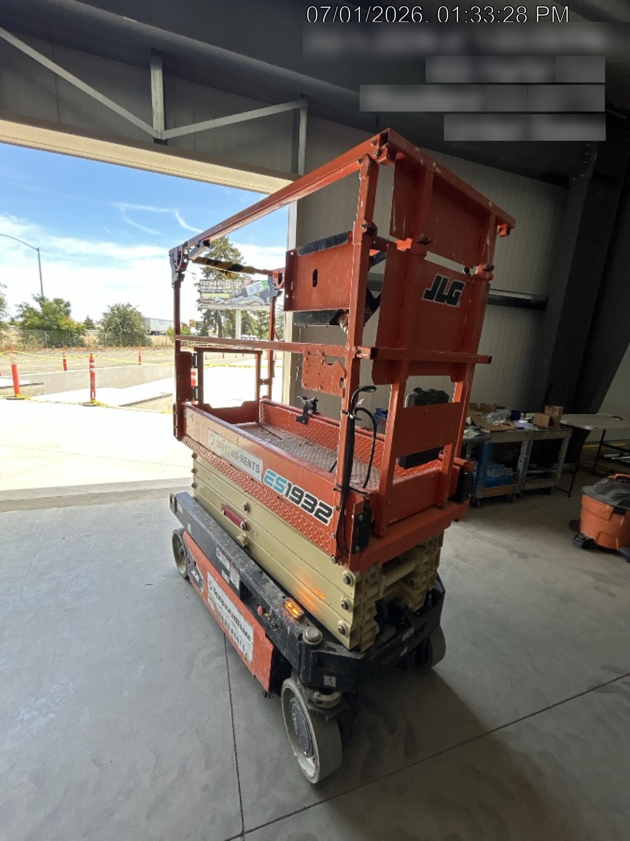 2022 JLG ES1932