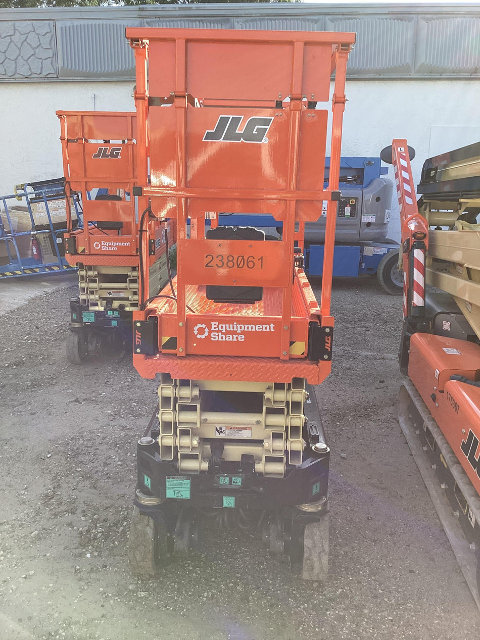 2022 JLG ES1932