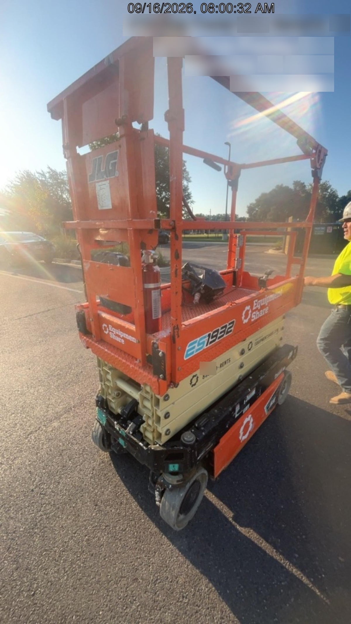 2022 JLG ES1932