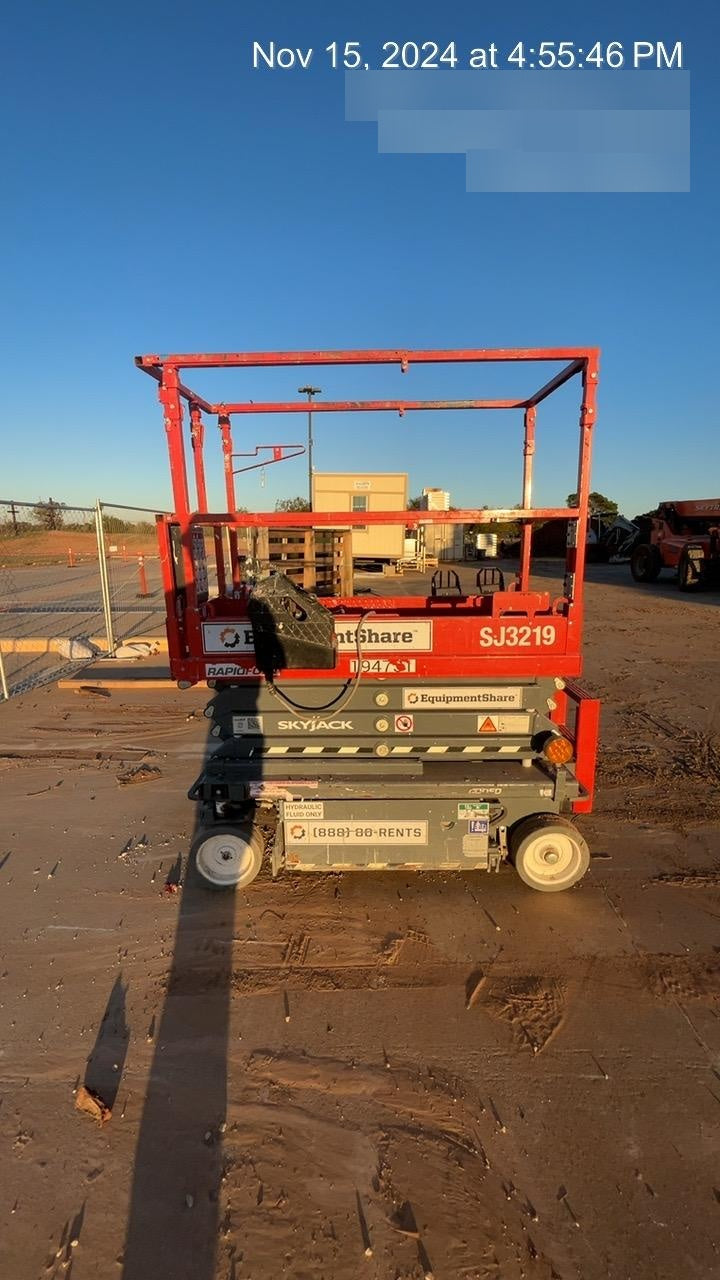 2021 SKYJACK SJ3219