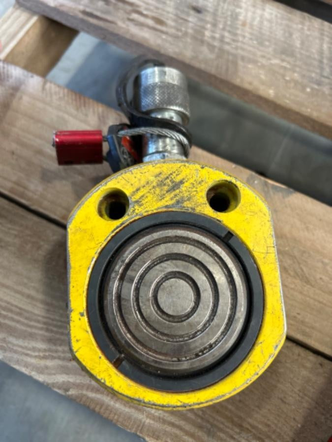 2023 ENERPAC RSM300