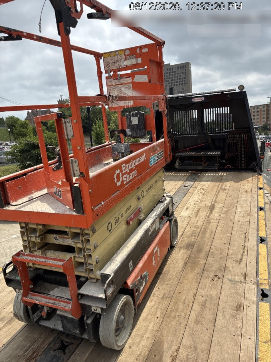 2022 JLG ES1932