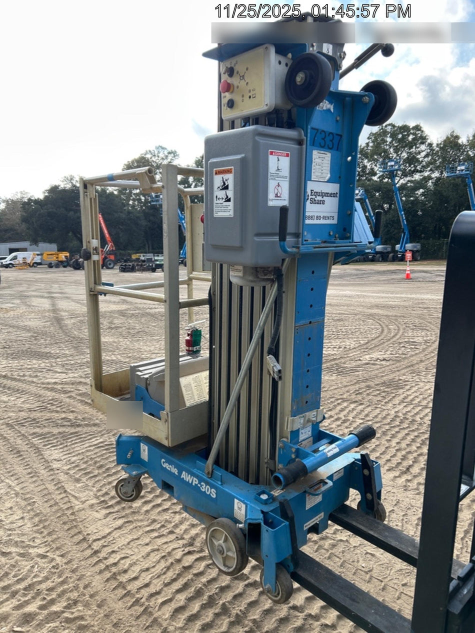 2019 GENIE AWP-30S