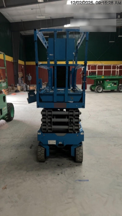 2019 Genie GS-2632 Folding rails with half height swing gate