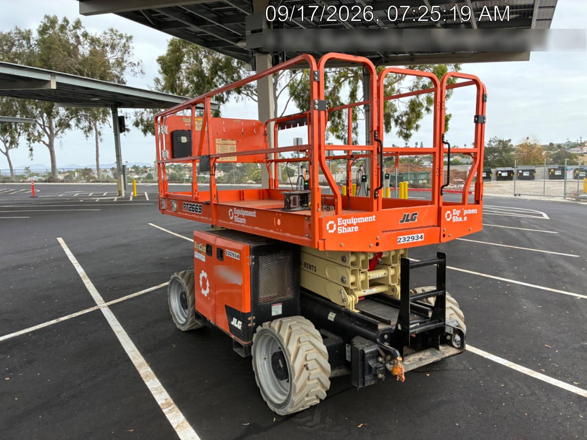 2022 JLG RT2669