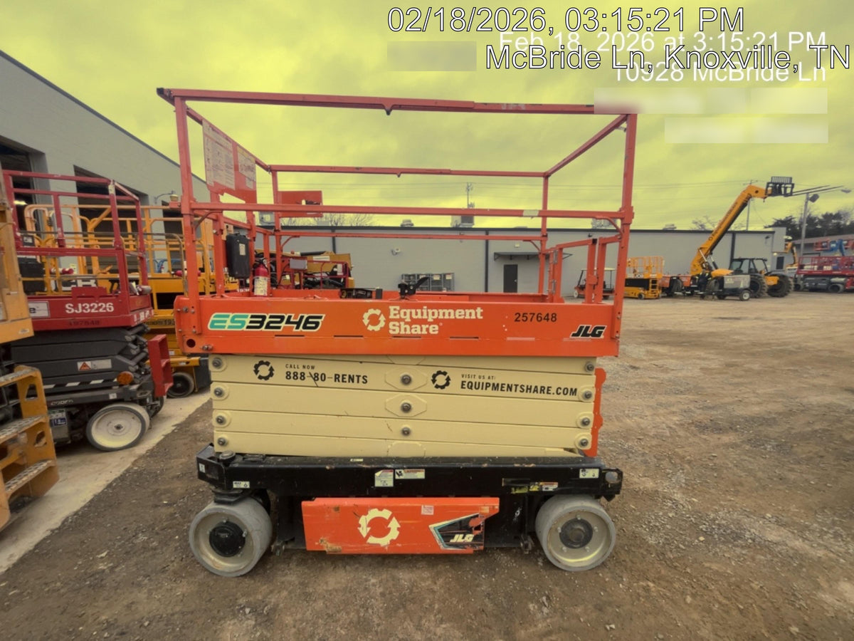 2022 JLG ES3246