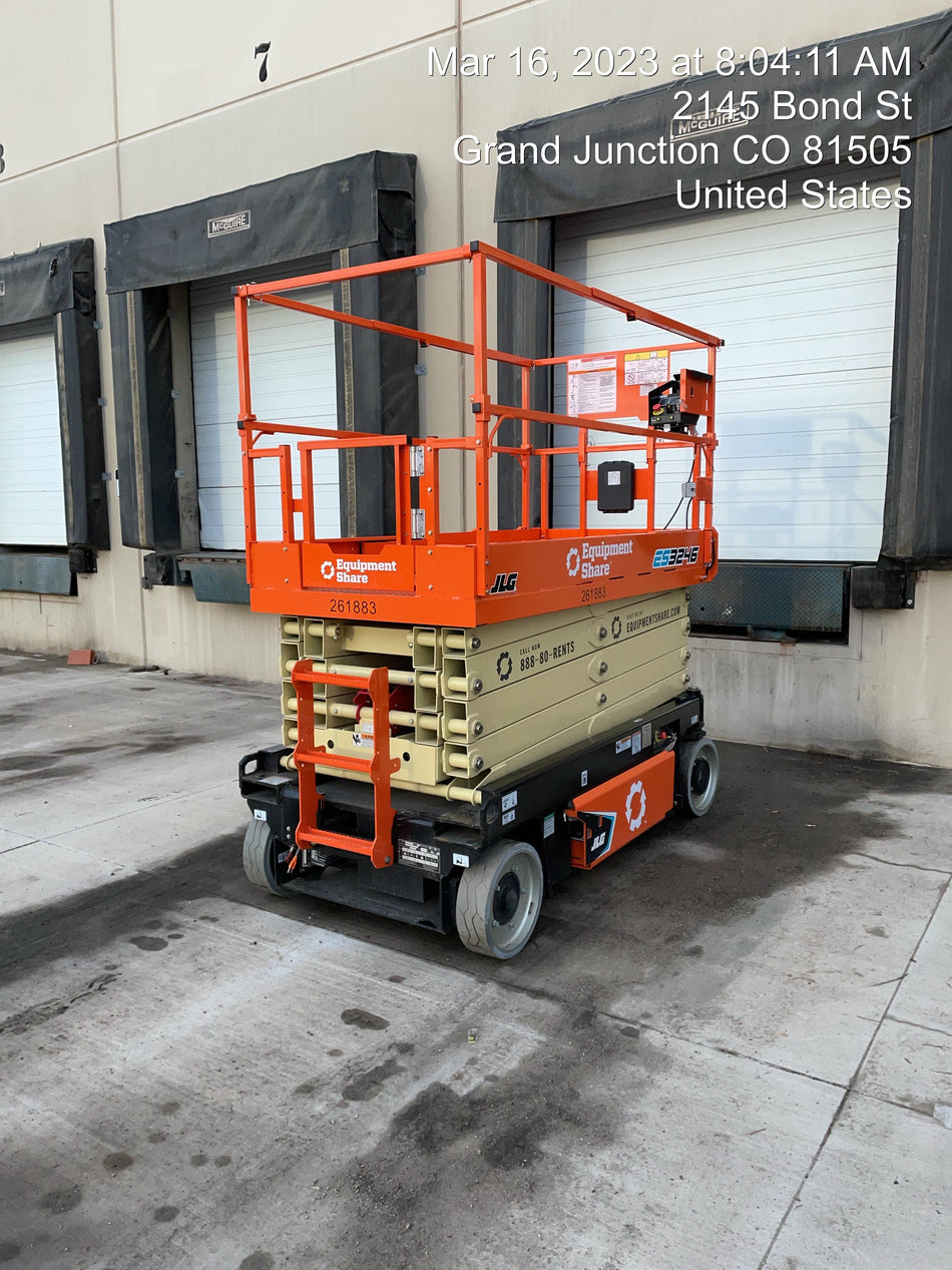 2022 JLG ES3246