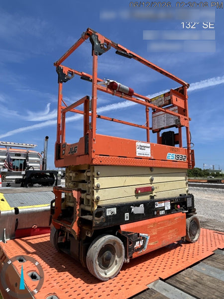 2021 JLG ES1932