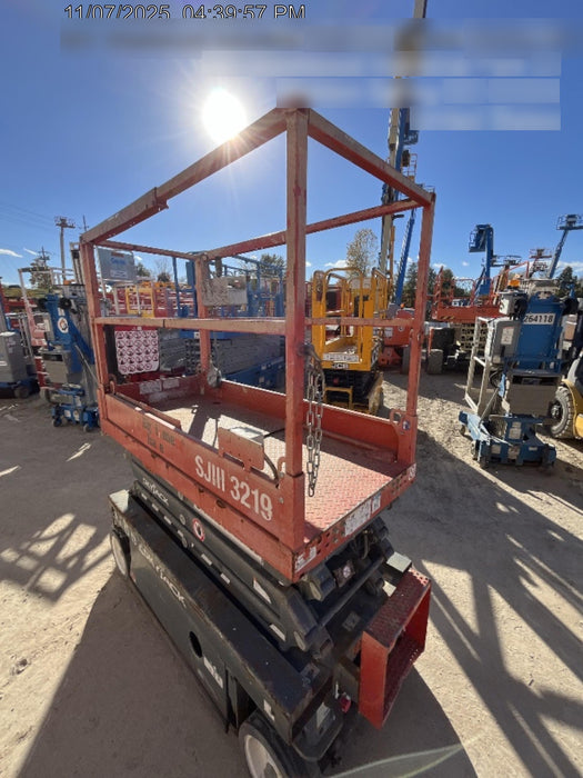2018 Skyjack SJIII-3219 Skyjack SJIII3219 Scissor Lift w/Trojan Batteries