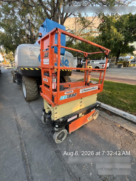 2021 JLG ES1932