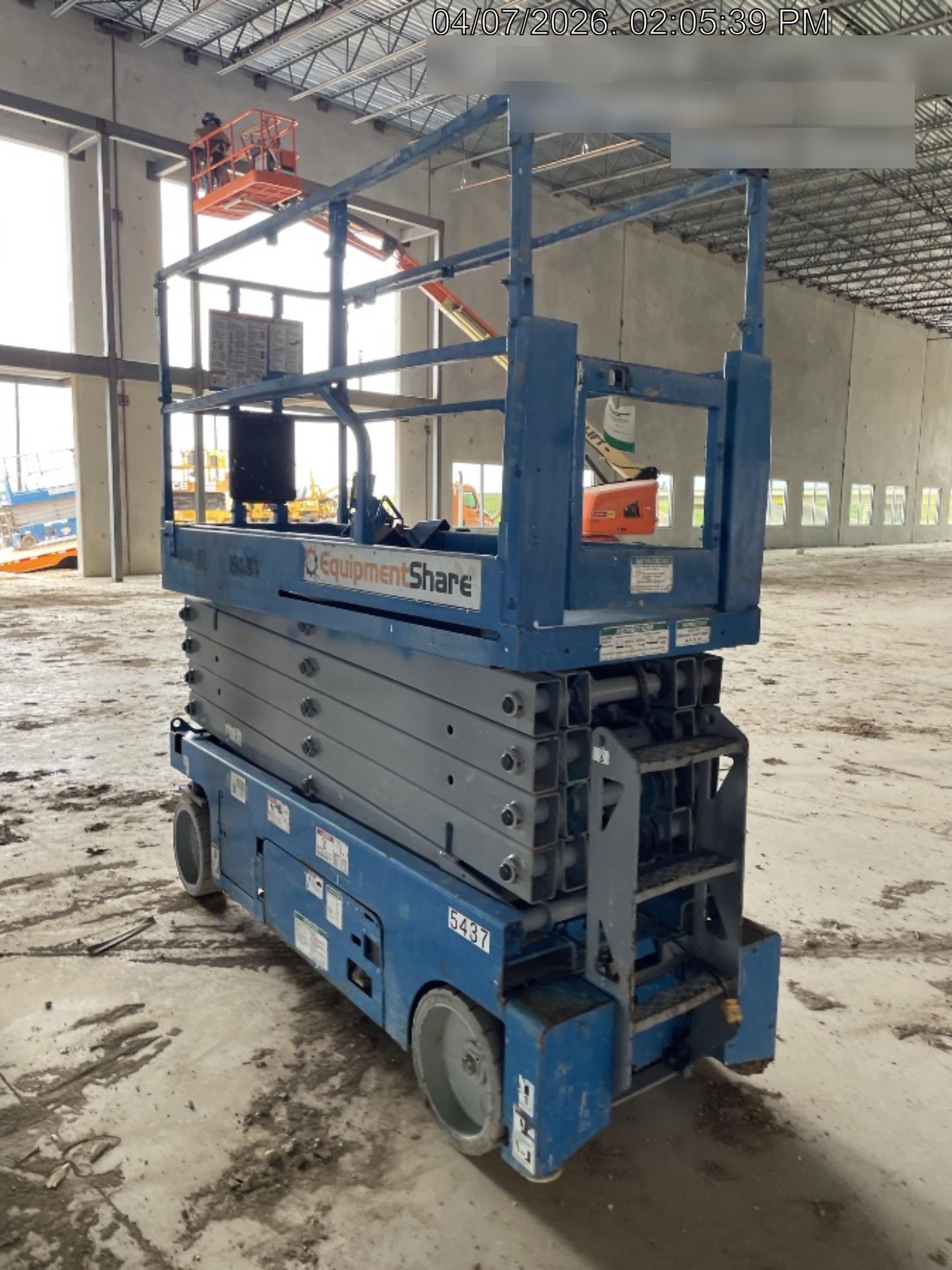 2017 Genie GS-3232 Genie GS3232 Narrow 32' Scissor Lift