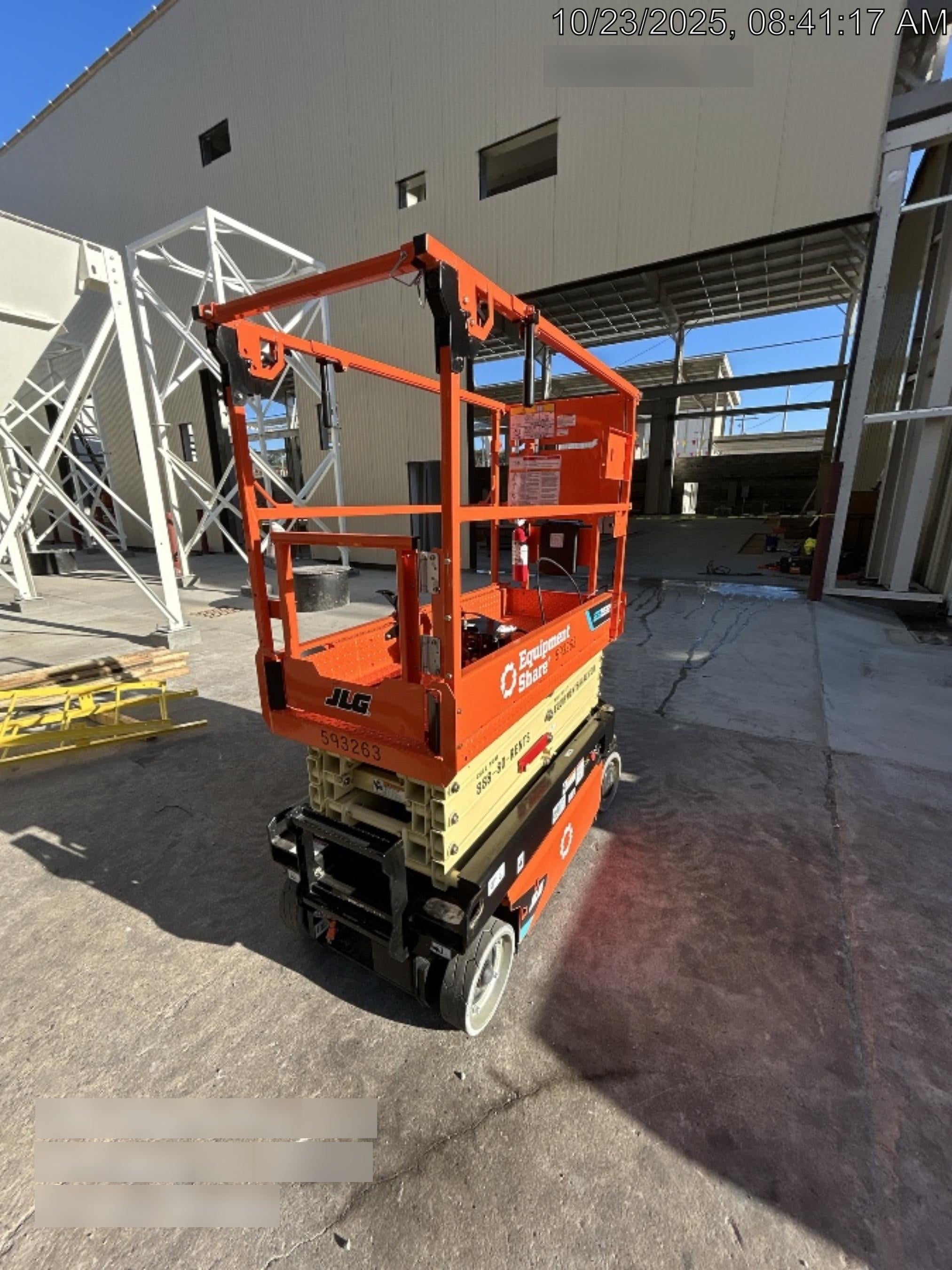 2025 JLG ES1932