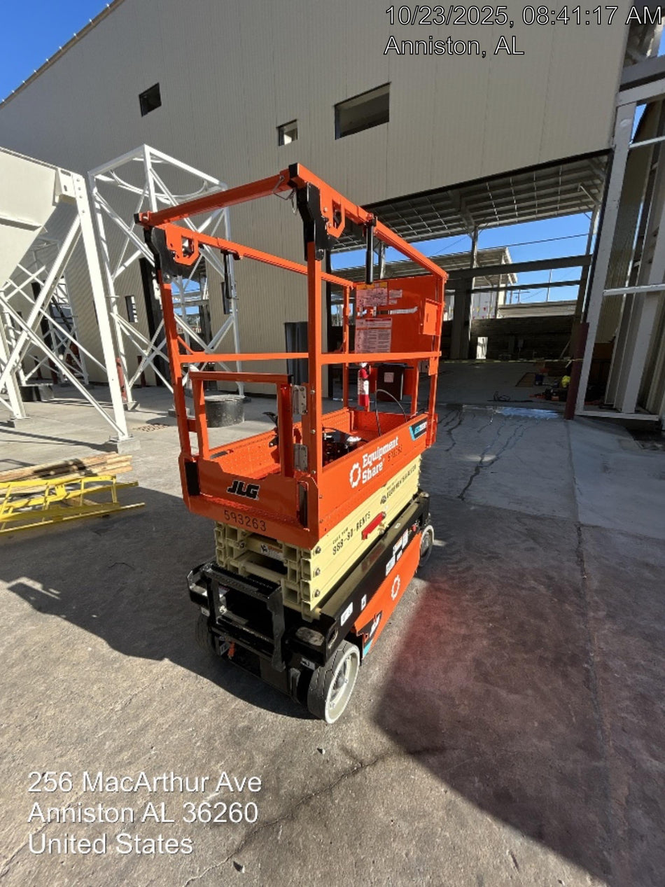 2025 JLG ES1932