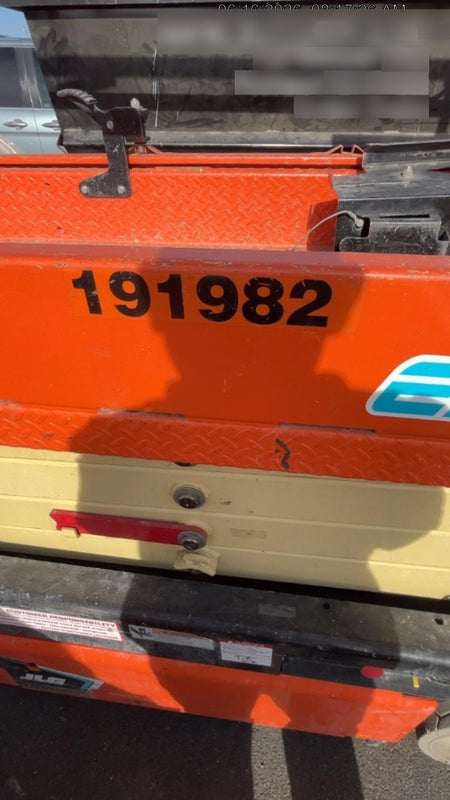 2021 JLG ES1932