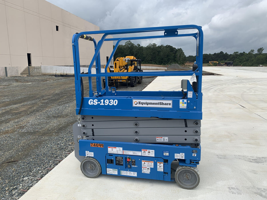 2020 Genie GS-1930 Fixed rails with chain entry gate - Pre A92.20