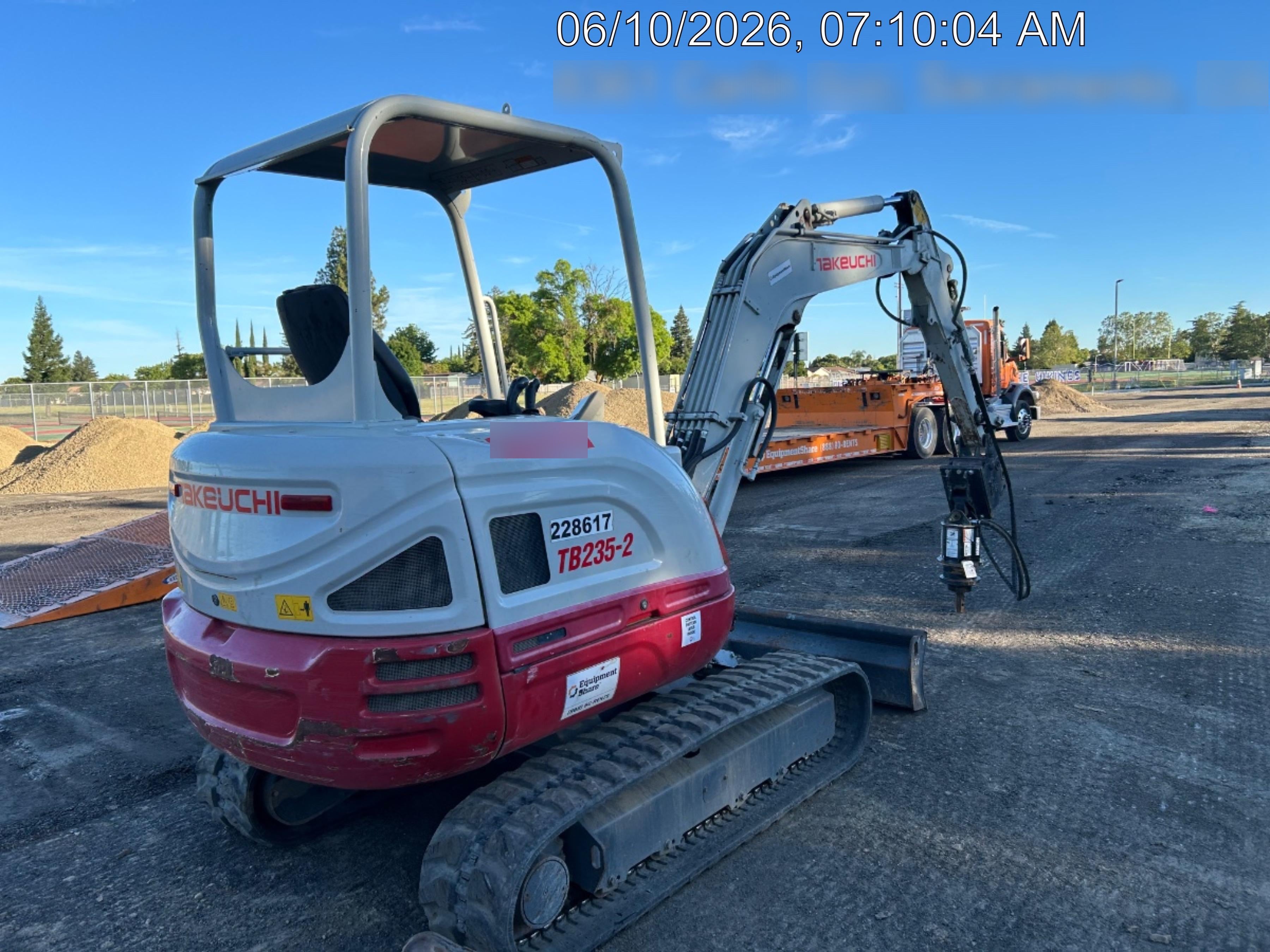 2022 TAKEUCHI TB235-2R