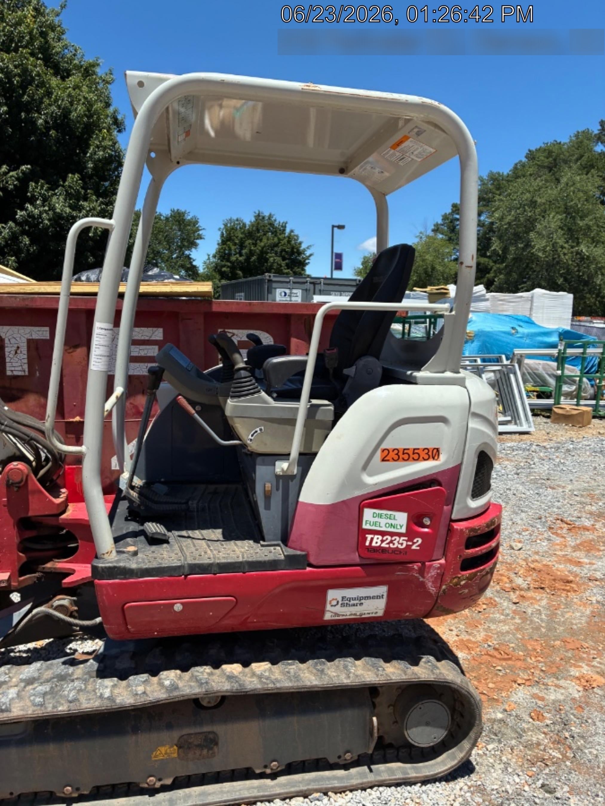 2022 TAKEUCHI TB235-2R