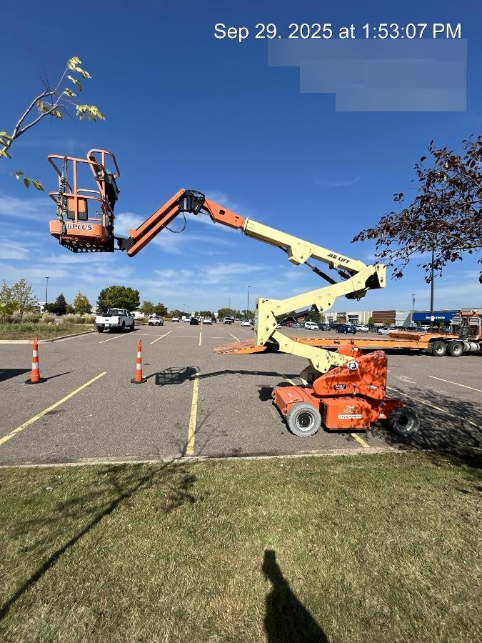 2019 JLG E400AJPN