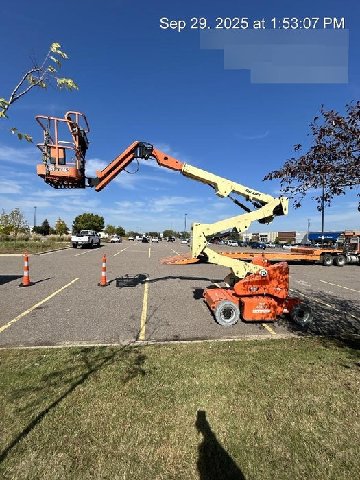 2019 JLG E400AJPN