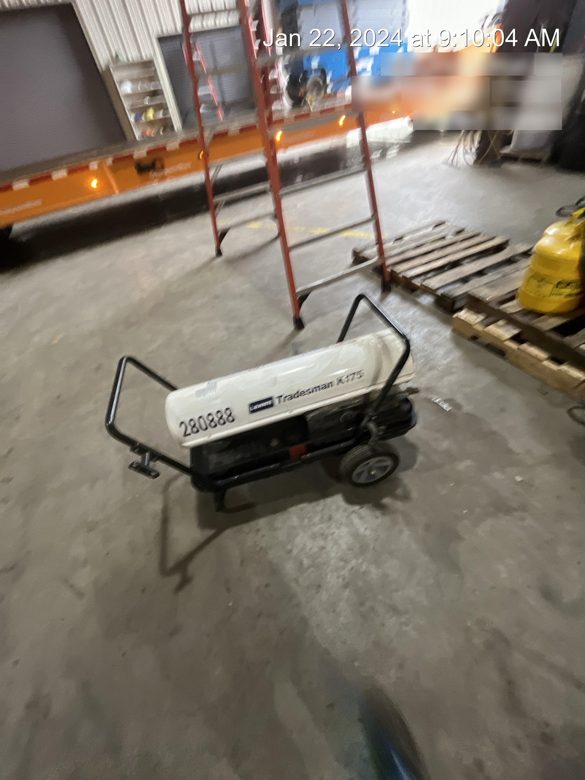 2022 LB WHITE Tradesman K175