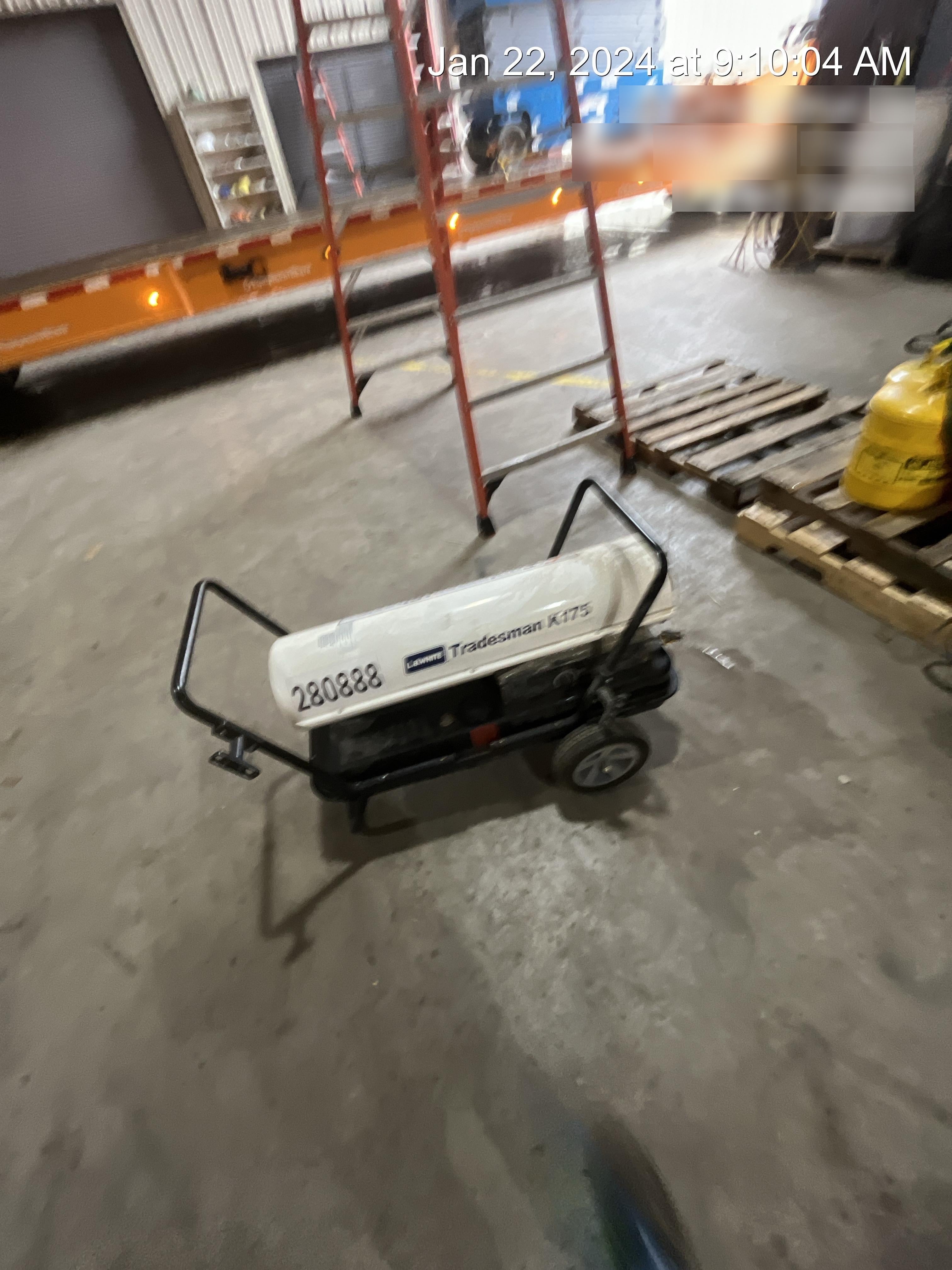 2022 LB WHITE Tradesman K175