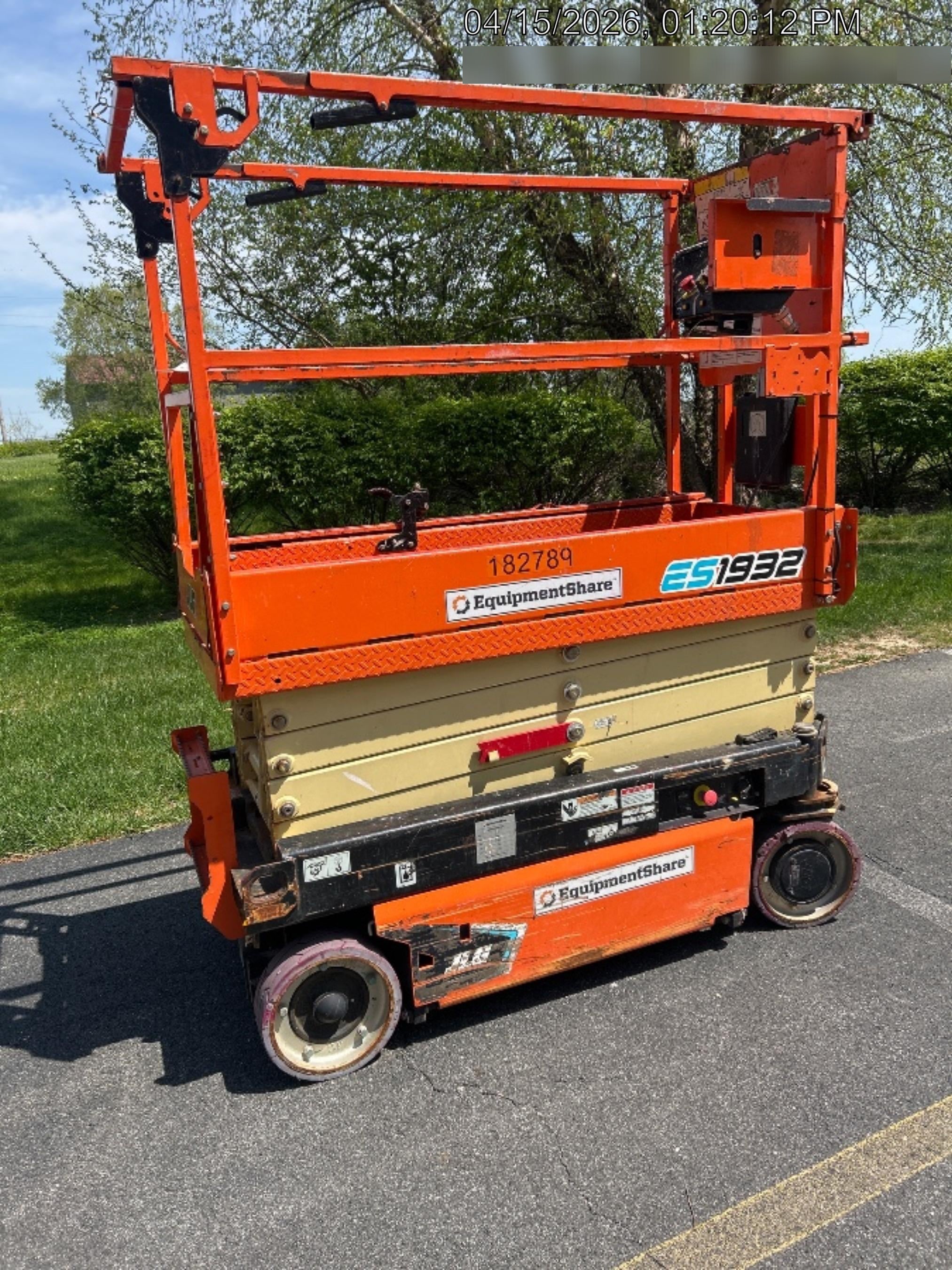 2021 JLG ES1932