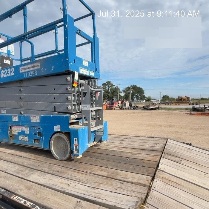 2020 Genie GS-3232 Standard, Folding half height swing gate, 800W Inverter