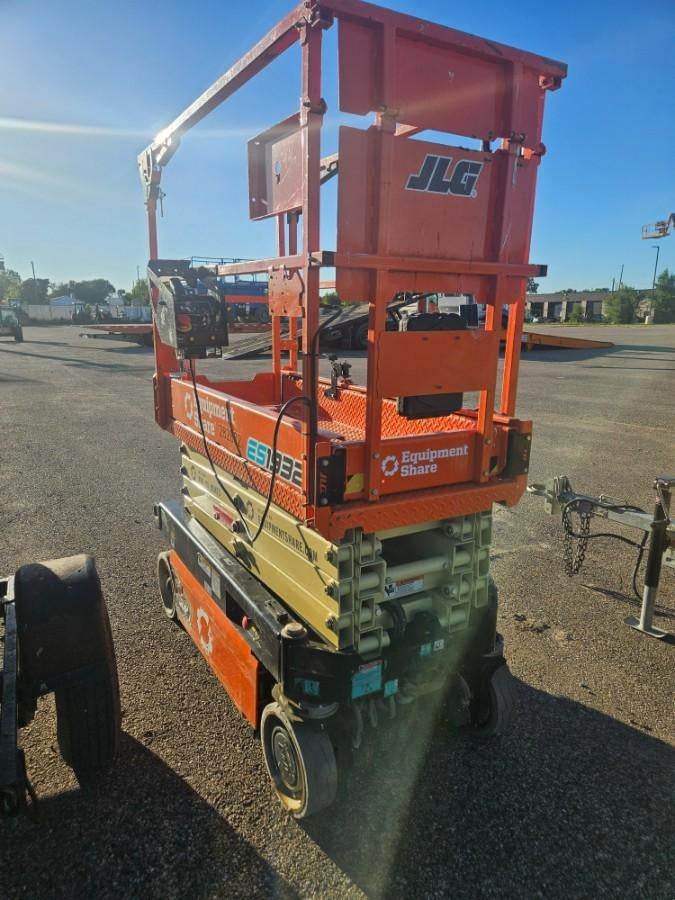 2022 JLG ES1932