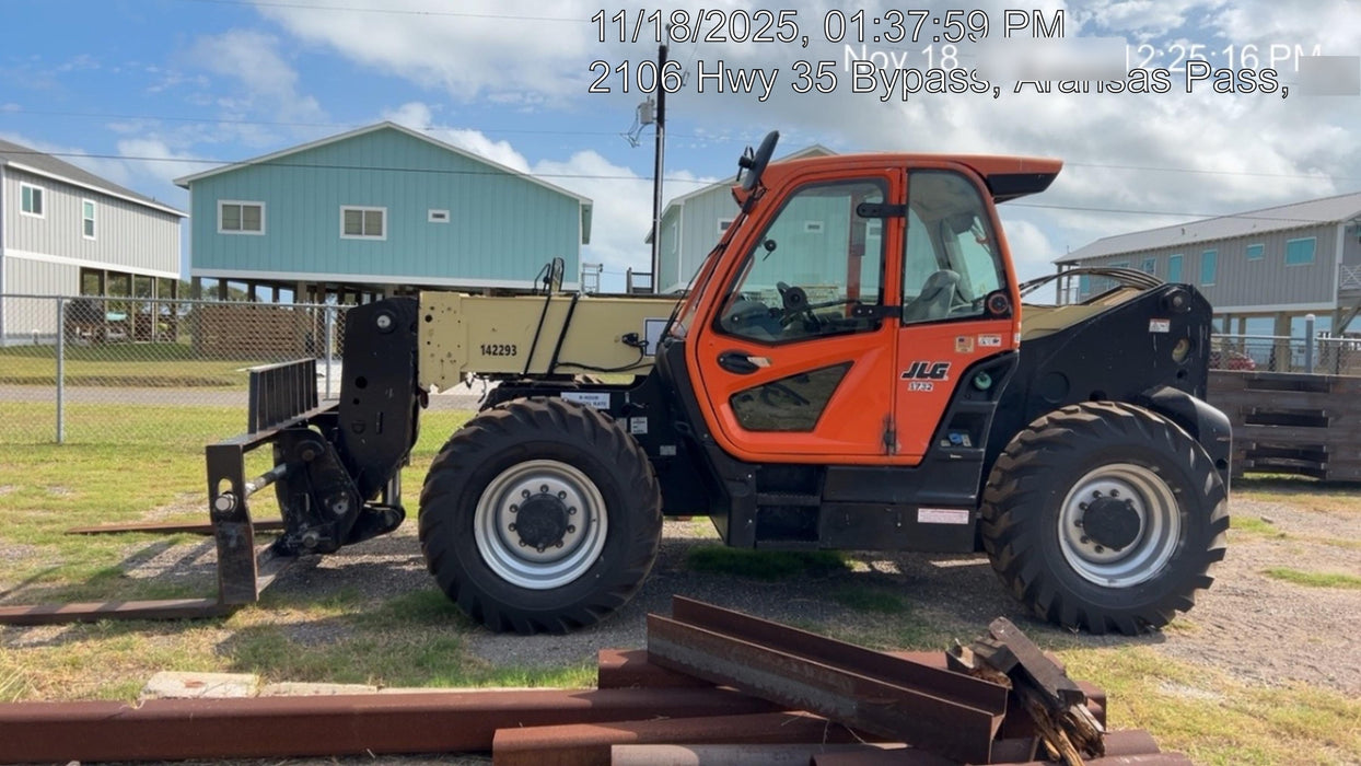 2021 JLG 1732