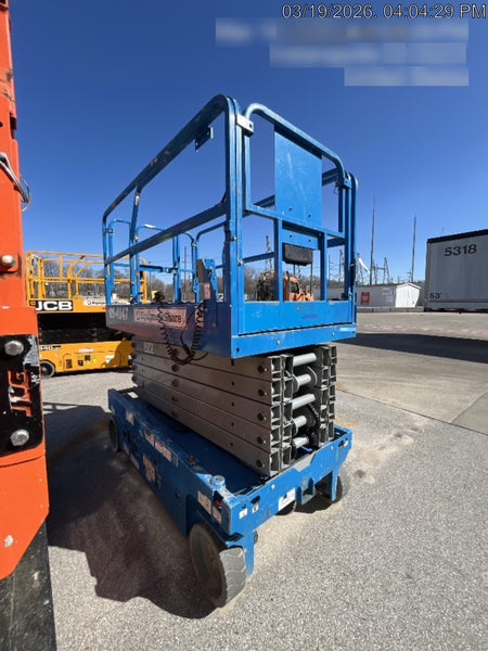 2019 Genie GS-4047 Folding rails with half height swing gate