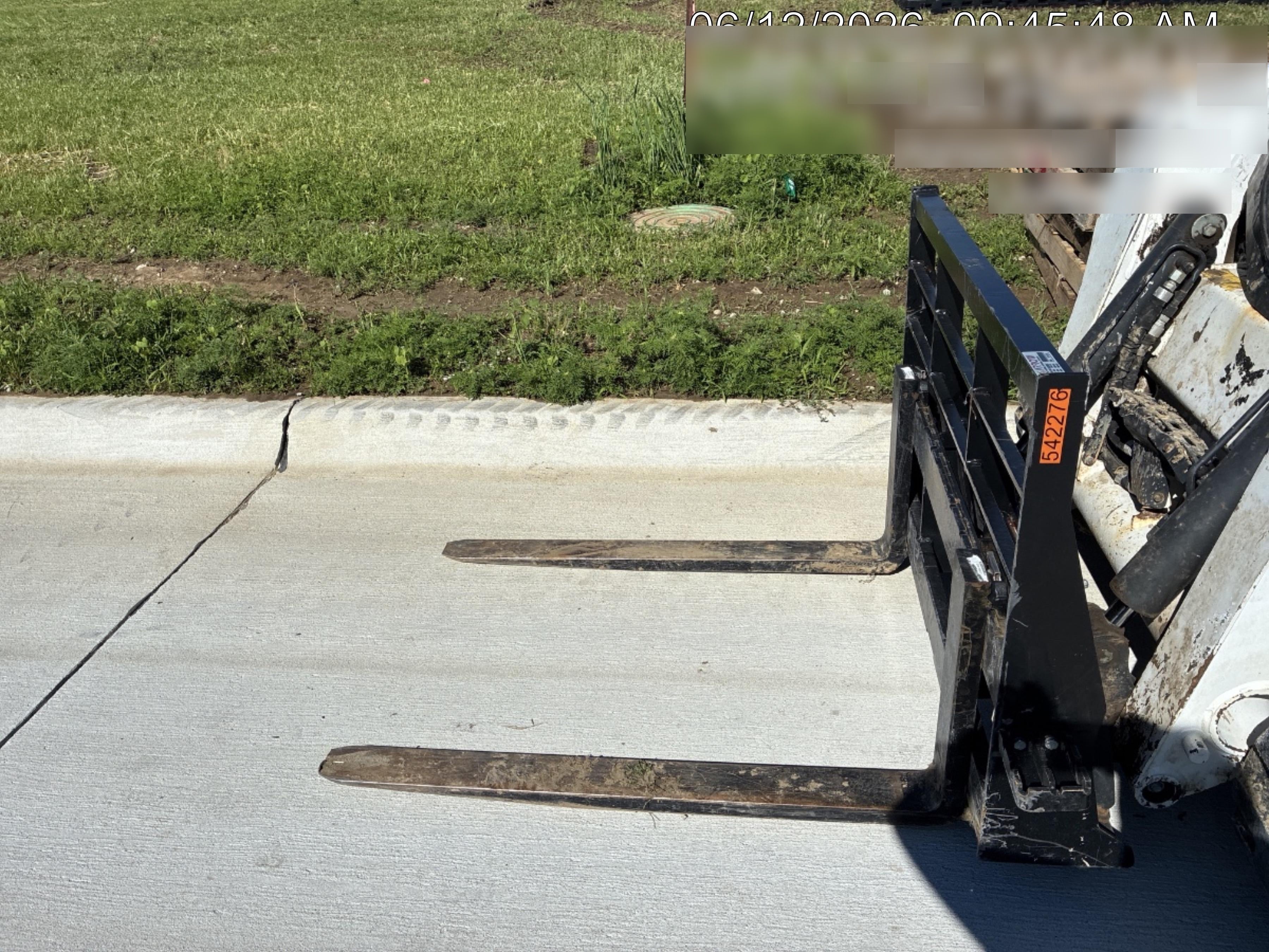 2025 ARROW MATERIAL HANDLING 24" Pallet Fork Frame
