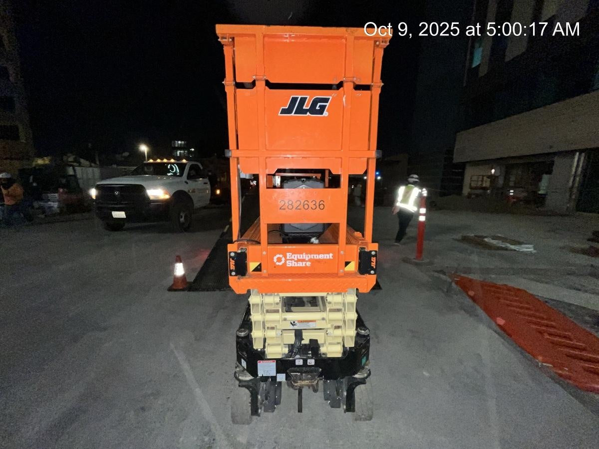 2022 JLG ES1932
