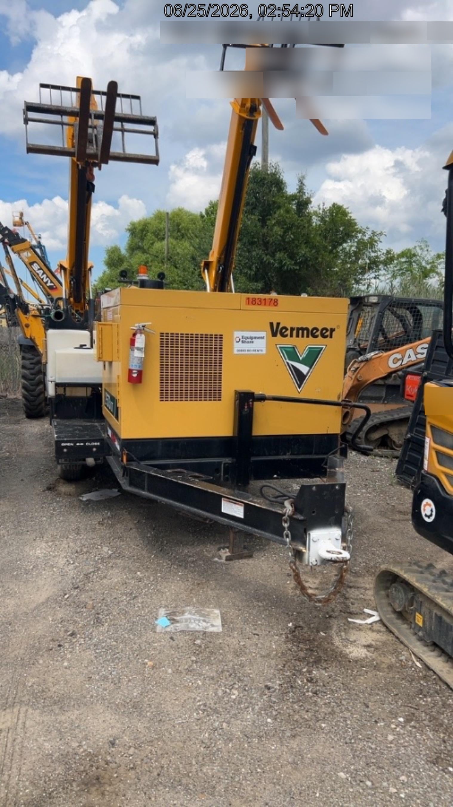 2021 Vac-Tron LP573XDT T4 Koehler Diesel Engine, 500 Gallon Debris Tank, x2 100 Gallon Water Tanks