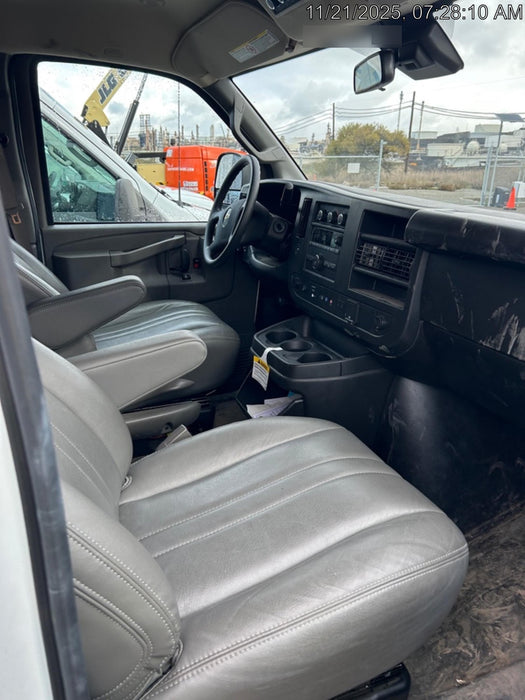 2025 CHEVROLET Express Van - Rental