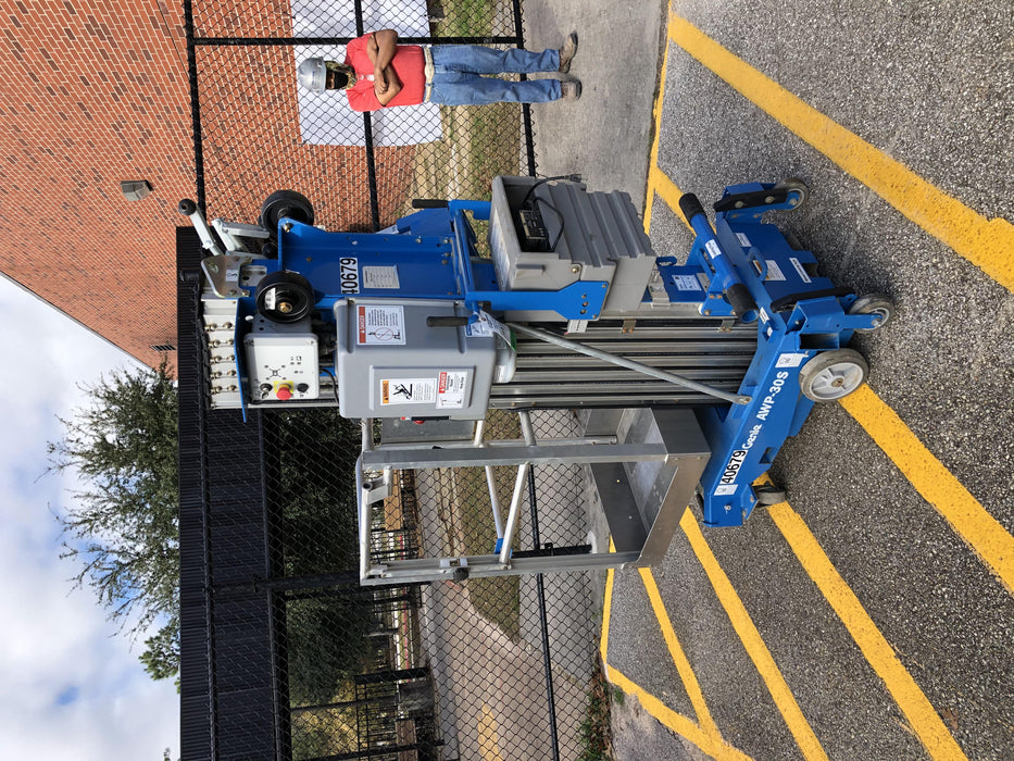 2019 GENIE AWP-30S