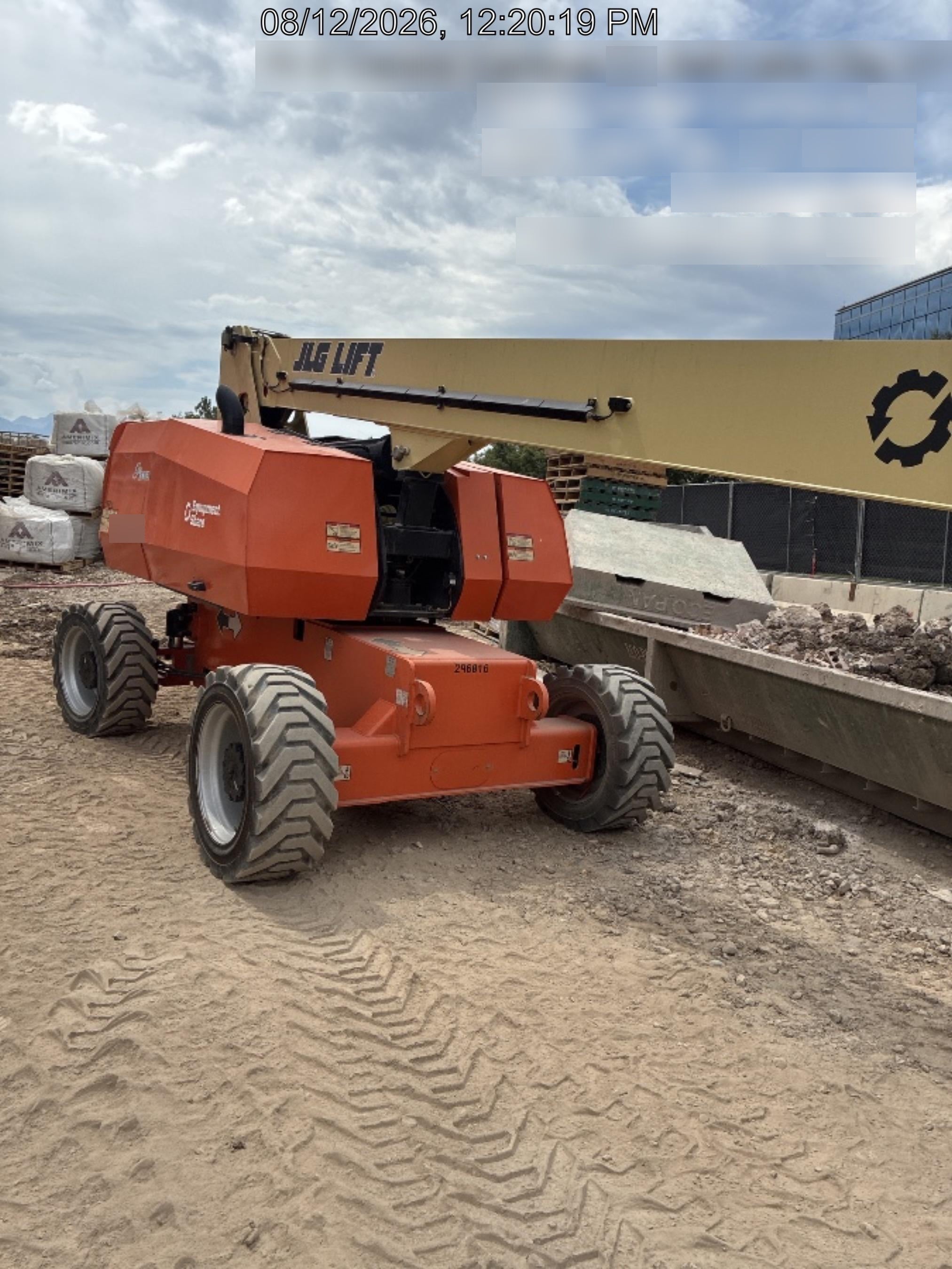 2023 JLG 860SJ