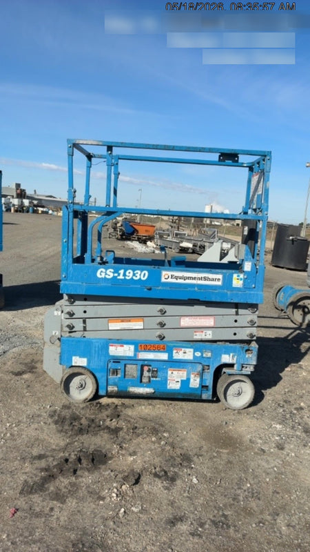 2020 Genie GS-1930 Solid Non Marking Tires, Beacon, Folding rails with half height swing gate, 800W Inverter