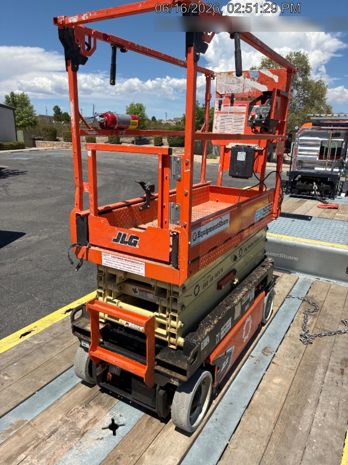 2023 JLG ES1932