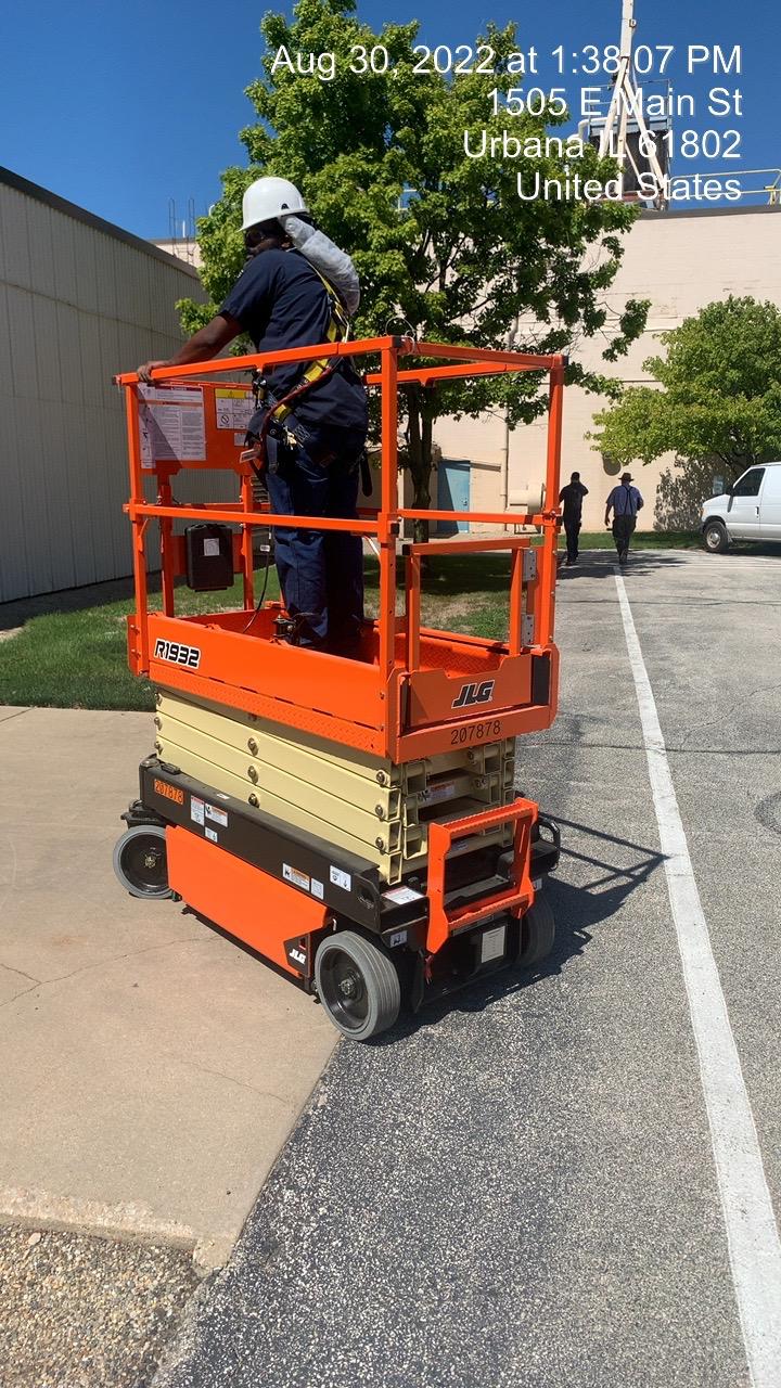 2022 JLG R1932