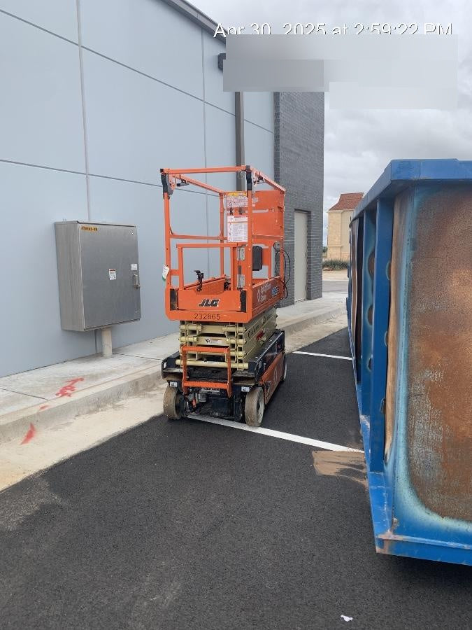 2022 JLG ES1932