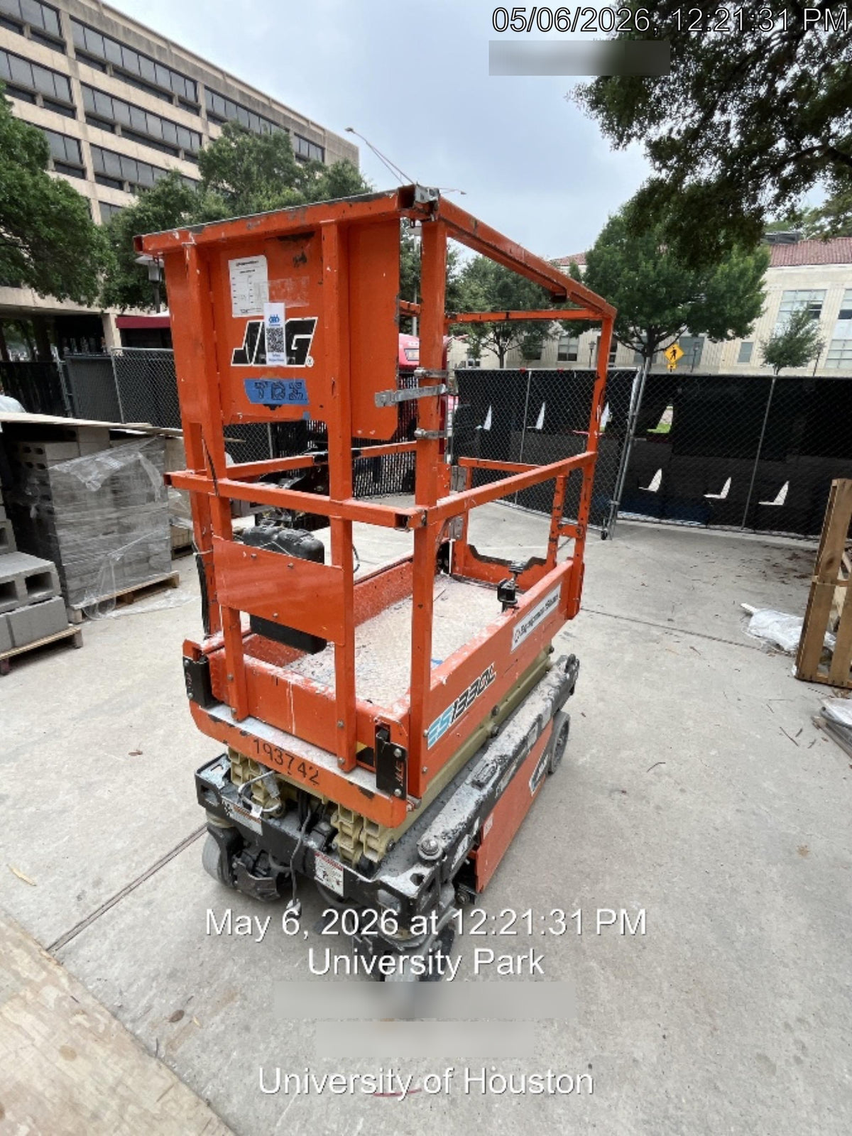 2021 JLG ES1330L