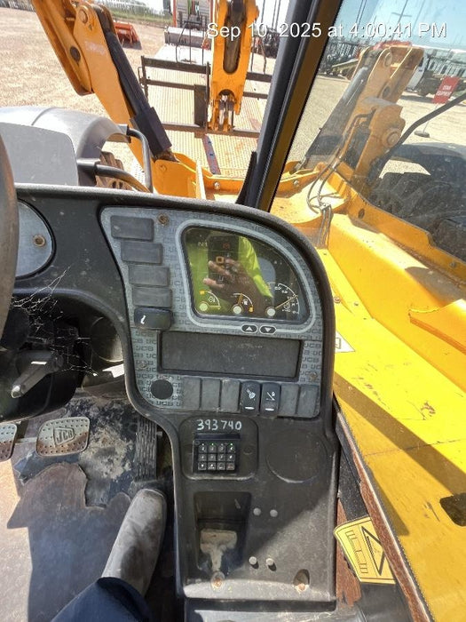 2020 JCB 512-56 Canopy, 74 HP, Solid Tires, STD Worklight, Beacon, Aux Hydraulics, Lifting Eye, Backup Alarm w/66" Carriage, 60" Forks