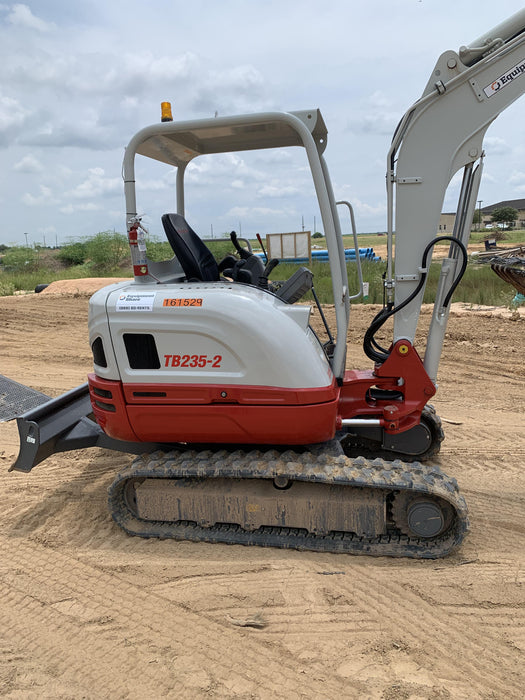2021 TAKEUCHI TB235-2R
