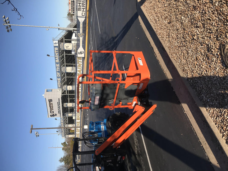 2019 JLG E300AJP