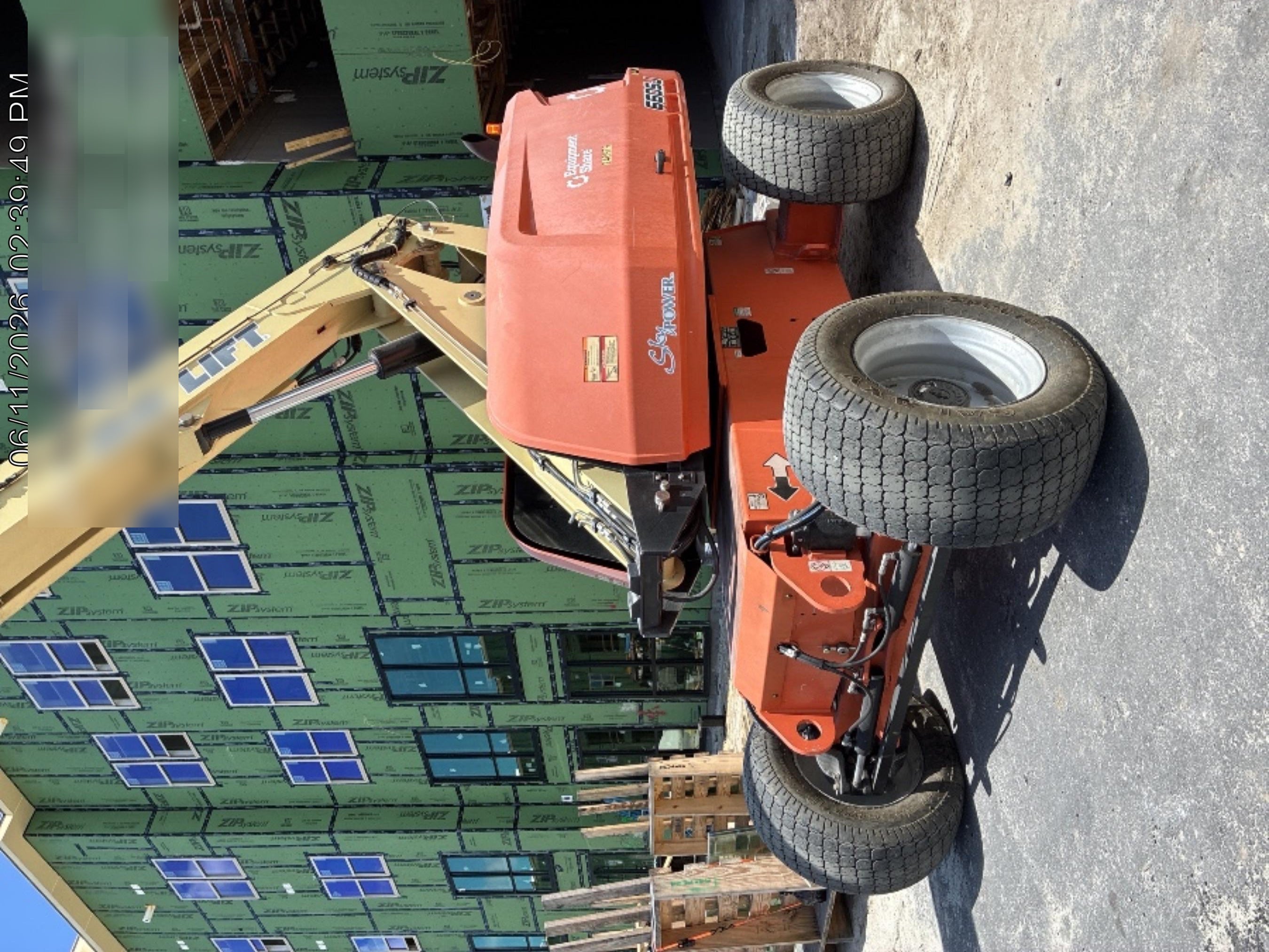 2022 JLG 660SJ