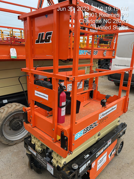 2022 JLG ES1330L