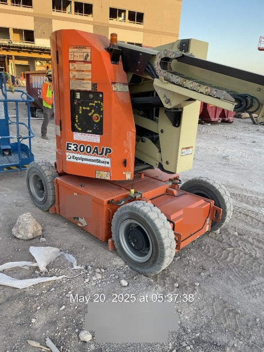 2019 JLG E300AJP