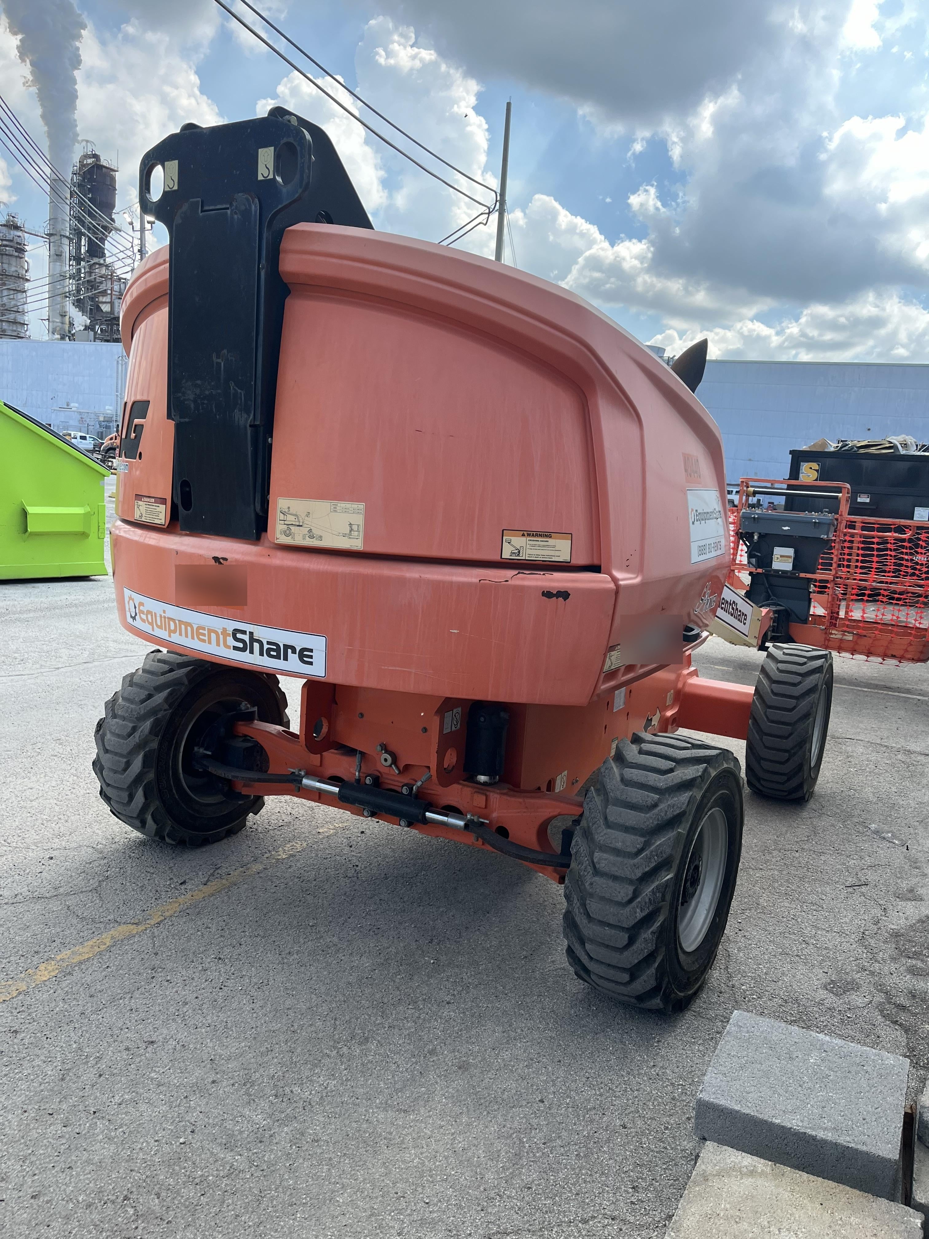 2019 JLG 400S